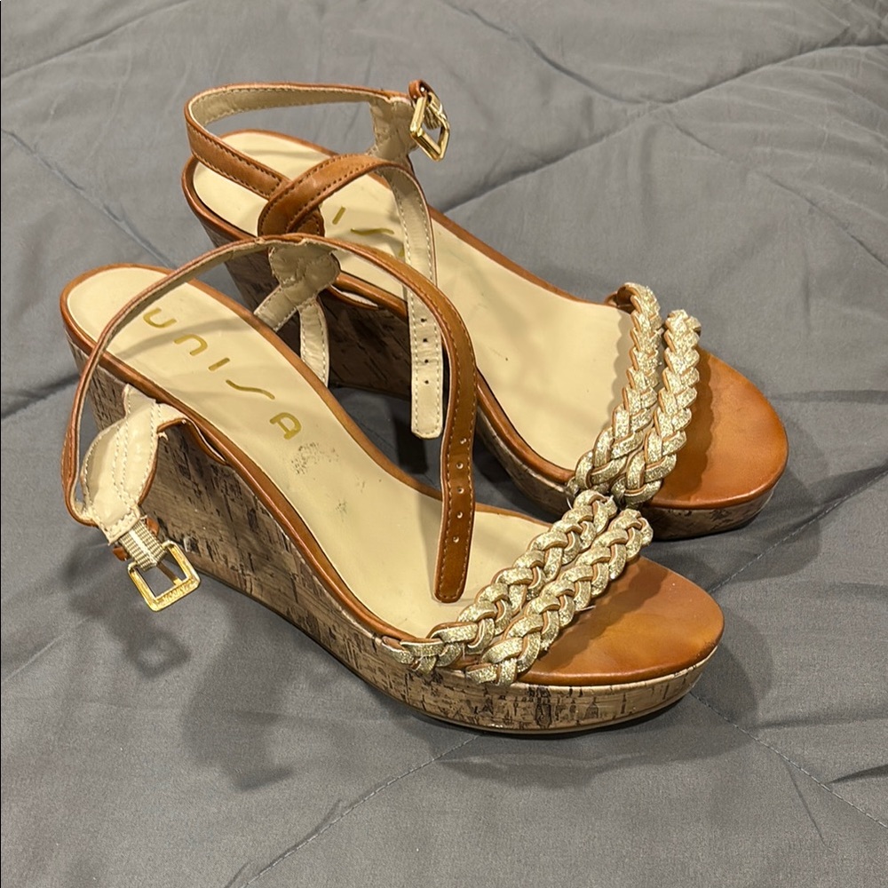 Unisa Women's Tan and Cream Wedge Sandals
